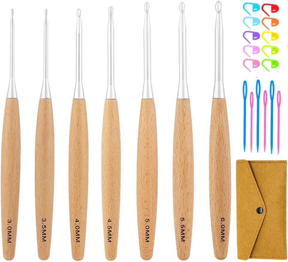 Yarniss Beech Wood Crochet Hooks – 3-6 mm Ergonomic Set + Case